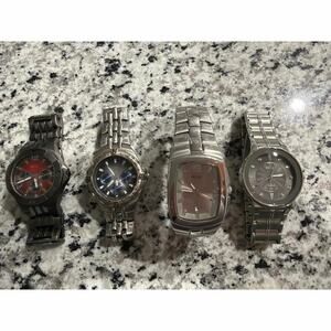 4 Men’s Vintage Relic watches.